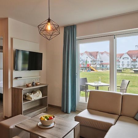 Holiday Suites 尼乌波特 外观 照片