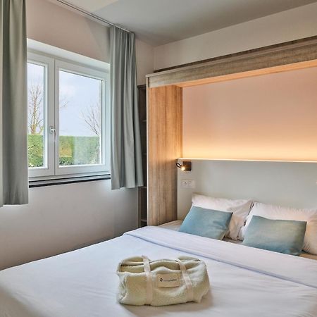 Holiday Suites 尼乌波特 外观 照片