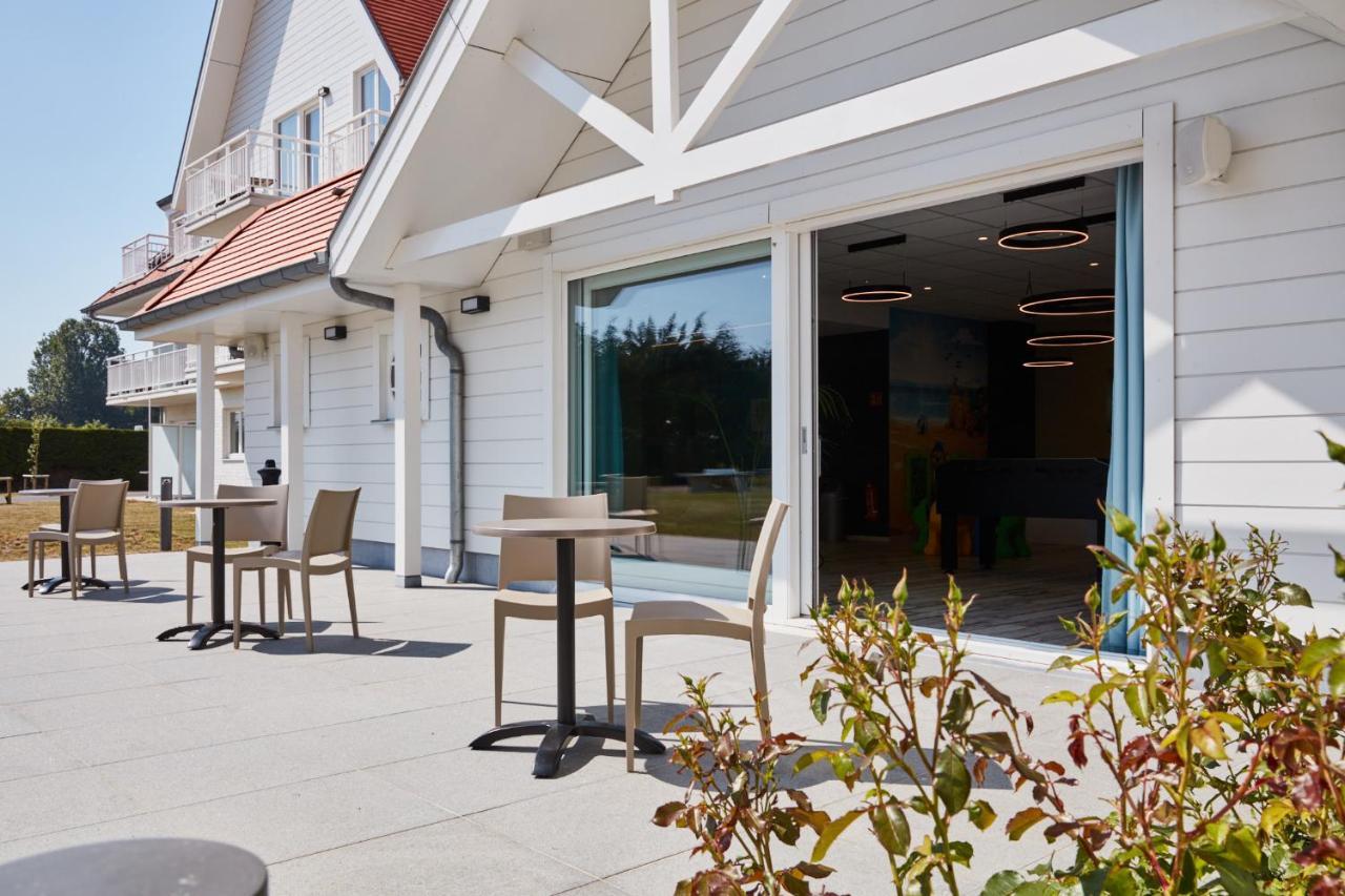 Holiday Suites 尼乌波特 外观 照片