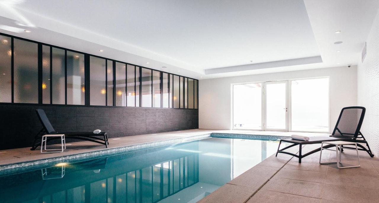 Holiday Suites 尼乌波特 外观 照片