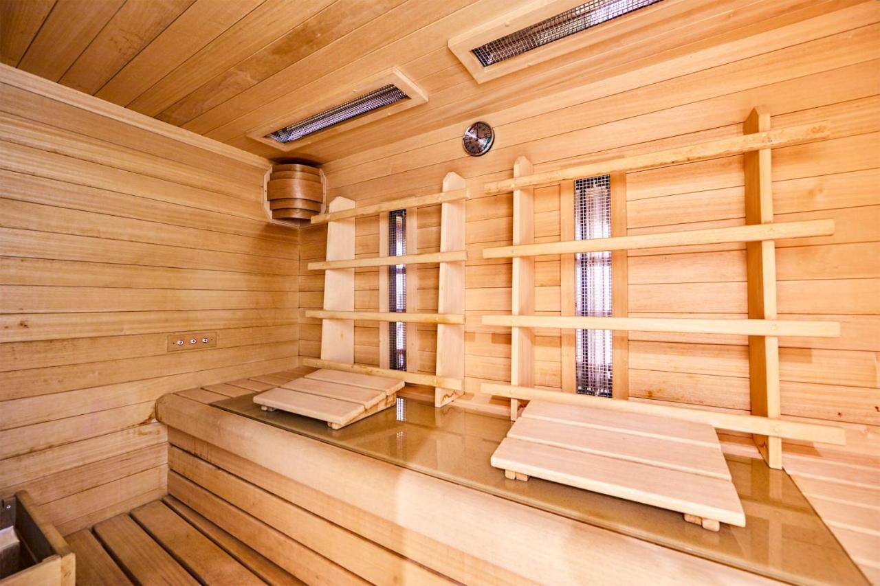 Holiday Suites 尼乌波特 外观 照片