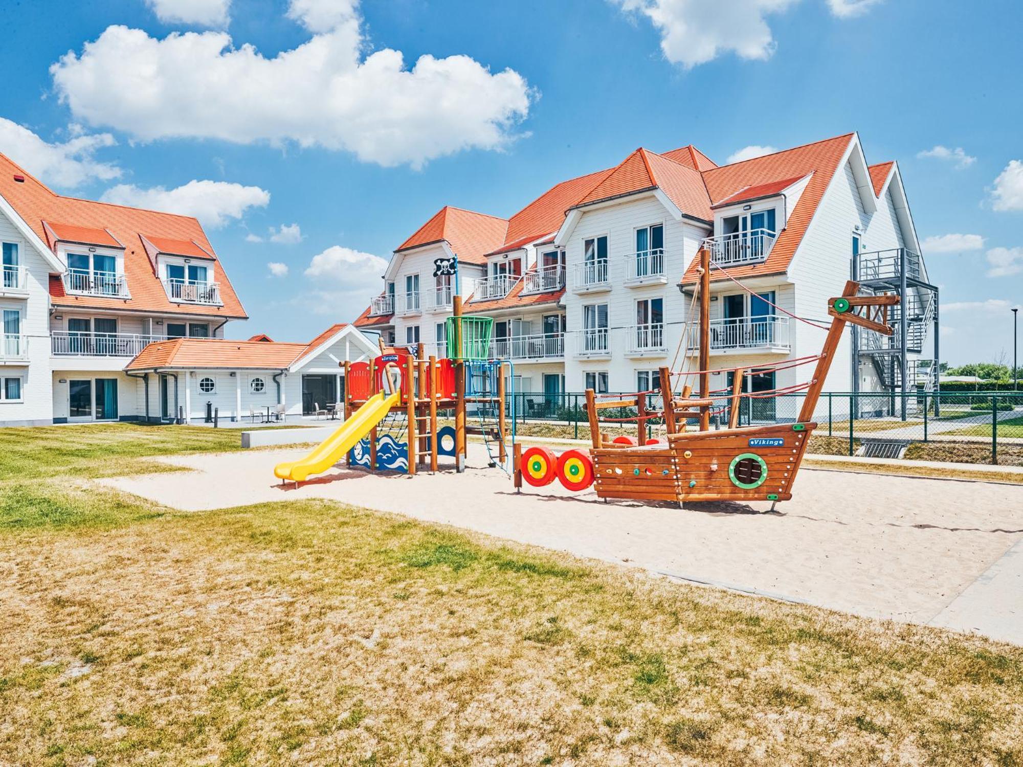 Holiday Suites 尼乌波特 外观 照片