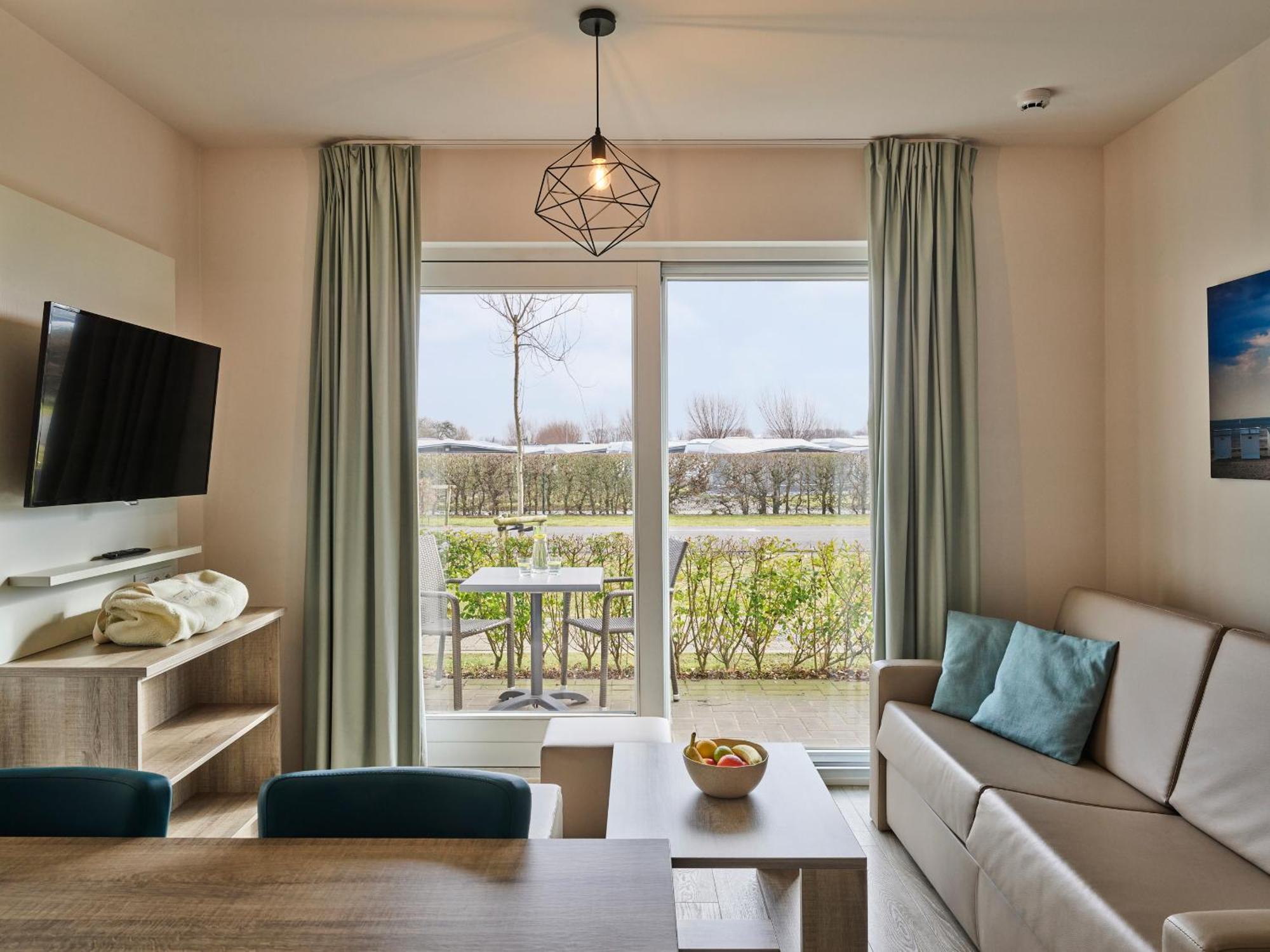 Holiday Suites 尼乌波特 外观 照片